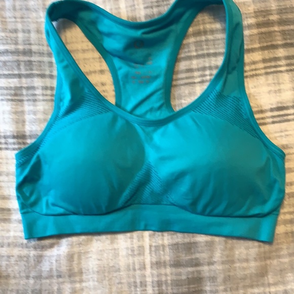 Bundle sports bras and bandeau - Picture 2 of 6